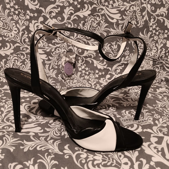Express black and white heels - Picture 5 of 6